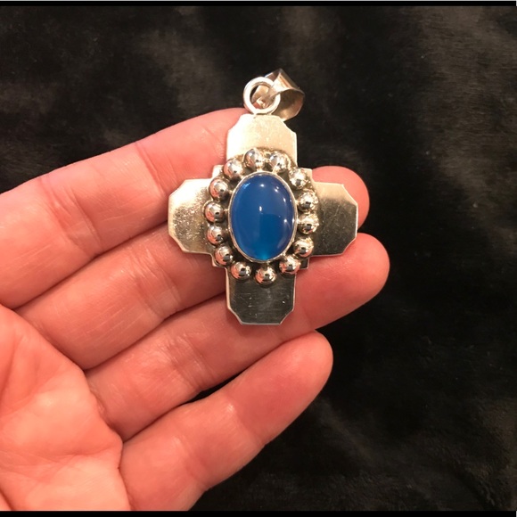 Sterling Silver cross pendant - Picture 4 of 6